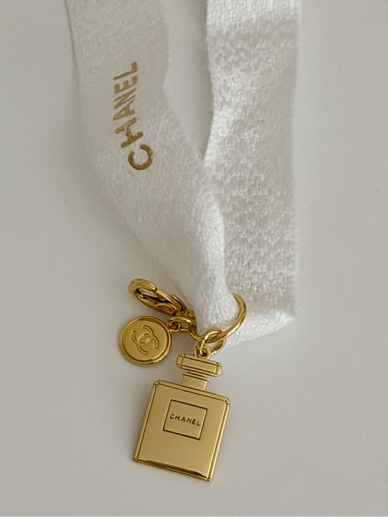 CHANEL Other - LIKE NEW Chanel Beauty Holiday Charm Limited Edition